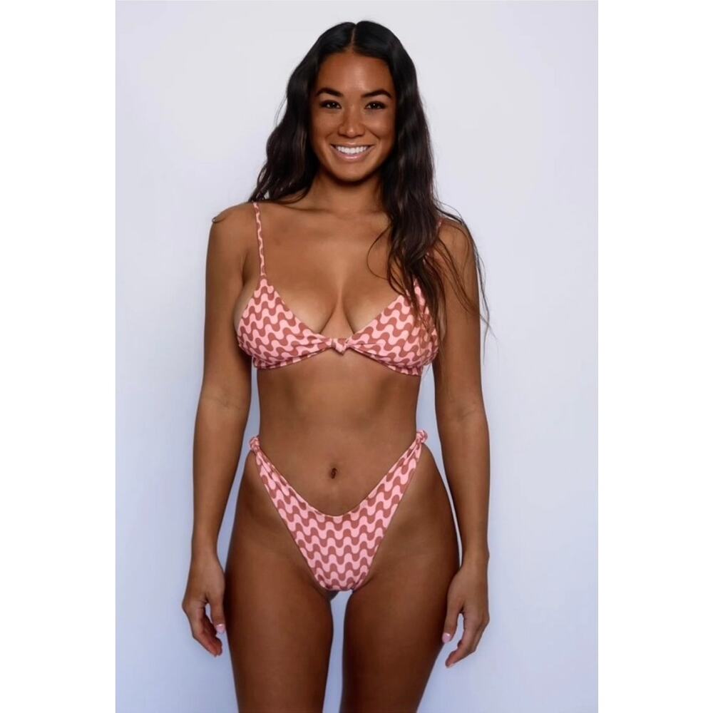 Skatie• ‘Sarah’ Bikini Top in SLATER - Picture 4 of 17